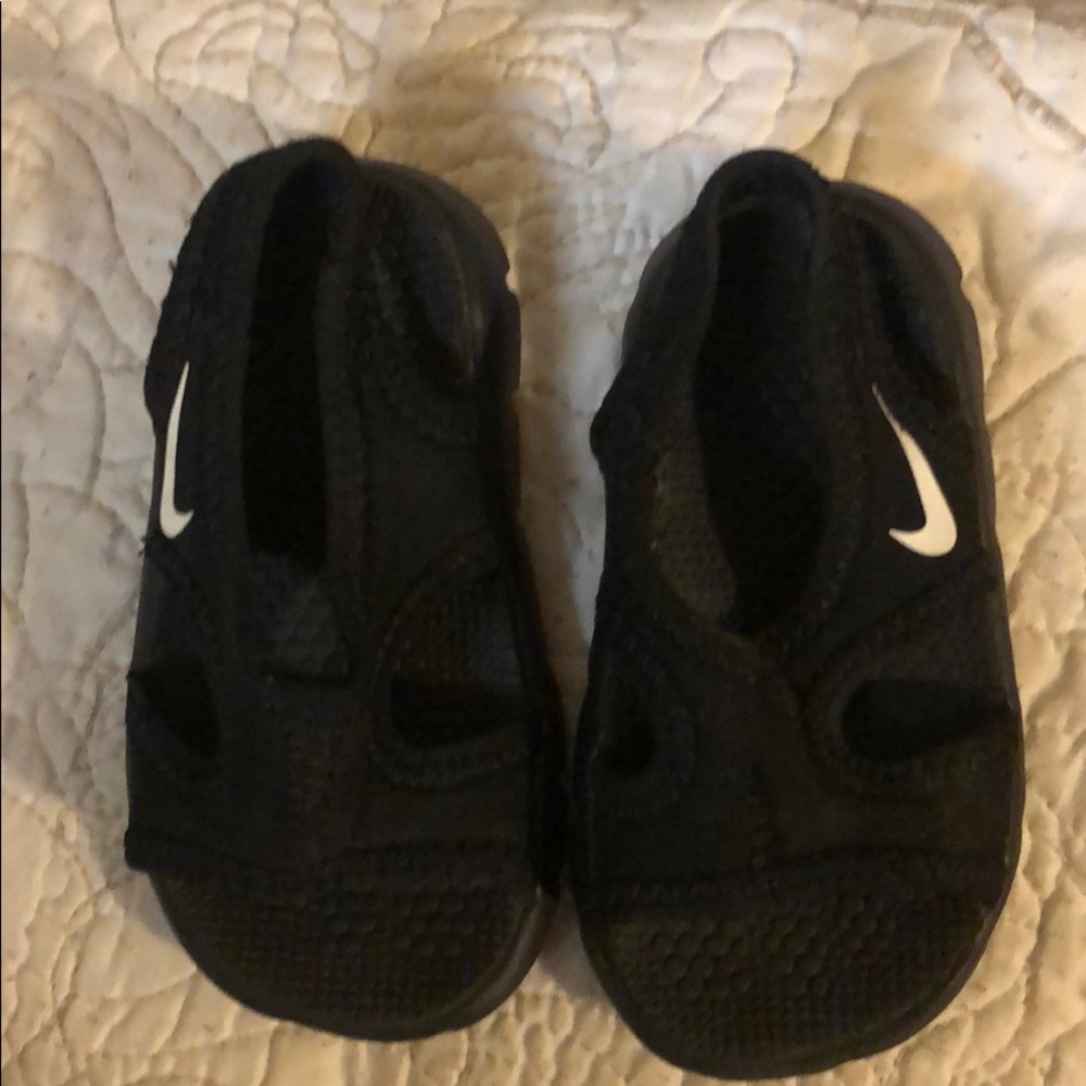 Baby Nike Sandals. Size 4.